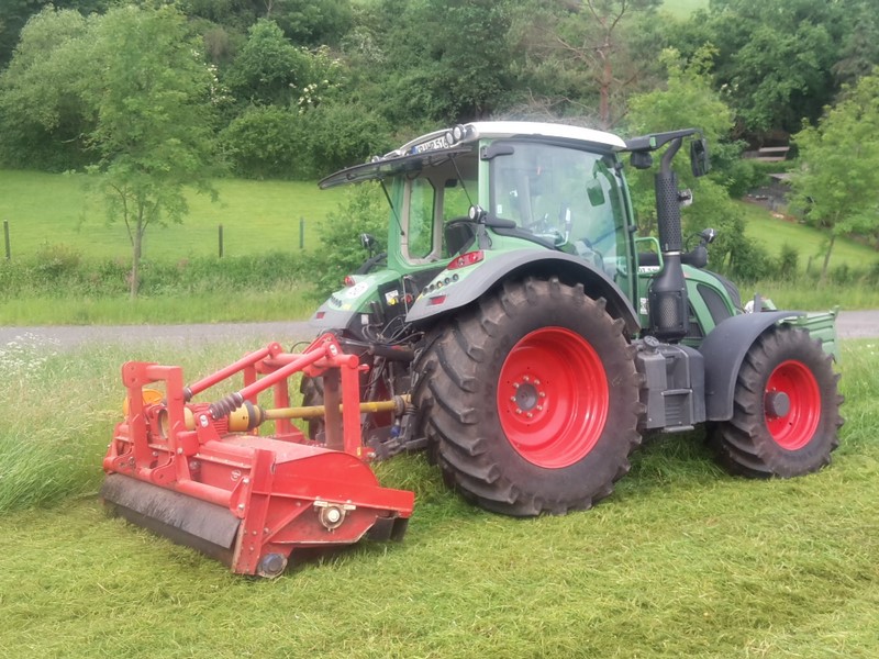 Fendt 516 mit Dücker Mulcher