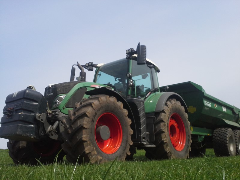 Fendt 724 mit Krampe HP 20