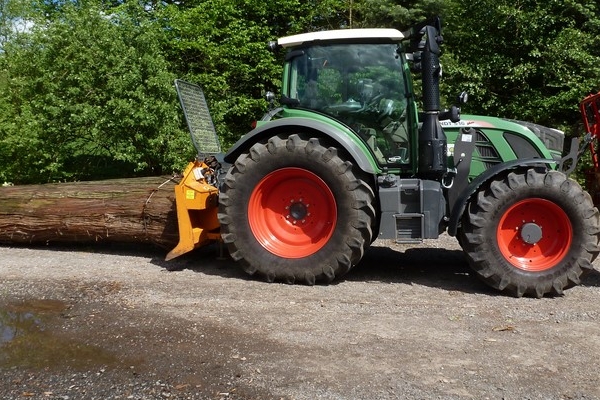 Fendt 516 mit Ritter und Oehler Winde