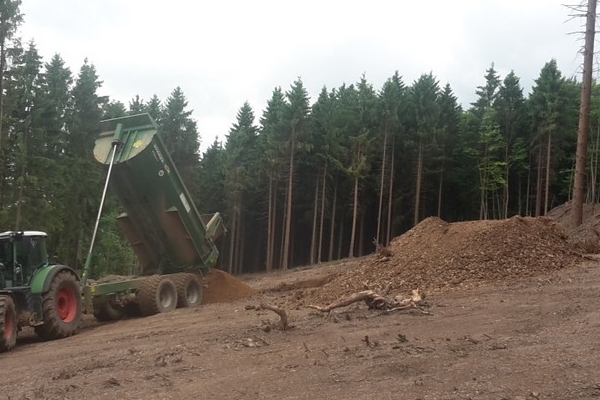 Fendt 724 mit HP 20 Mulde